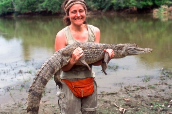 Astrid mit einem Krokodil, Llanos