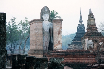 THAILAND, Buddah in den Ruinen von Sukhothai, Weltkulturerbe der UNESCO