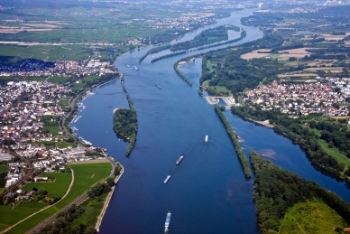 Der Rhein zwischen Rheingau und Rheinhessen