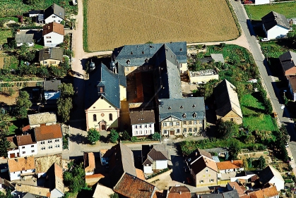 ehemaliges Augustiner Chorherrenstift, Pfaffen-Schwabenheim