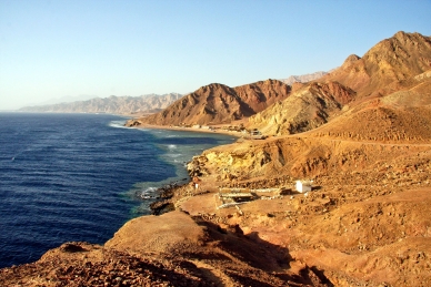 Blue Hole nahe Dahab im Golf von Akaba