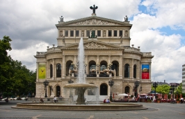 Alte Oper in Frankfurt, DEM WAHREN, SCHOENEN, GUTEN