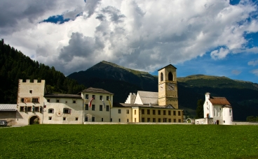 SCHWEIZ, Benediktinerinnenkloster St. Johann in Müstair, Weltkulturerbe der UNESCO