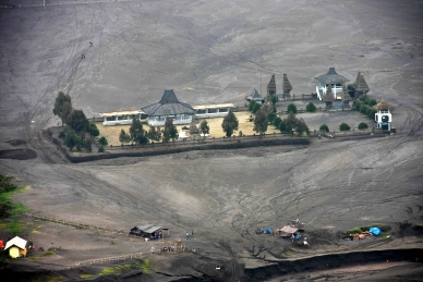 Tempel im Bromo Krater, Java