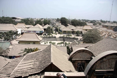 Yokyakarta nach dem Ascheregen beim Ausbruch des Vulkan Kelud