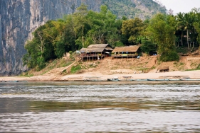 Destille am Mekong