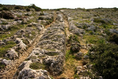 Bronzezeitliche Karrenspuren in Clapham Junction, Malta