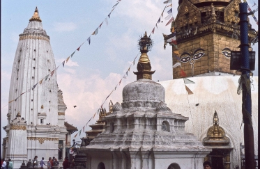 Swayambhunath, Buddhistische und Hindunistische Heiligenstätte