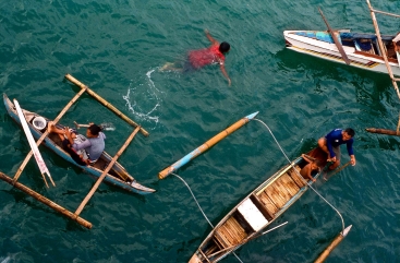  Münztaucher in Cebu, Visayas, Philippinen