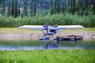 Ultaleichte Zweimot auf Schwimmer nahe Fairbanks, Alaska