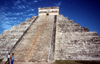 MEXIKO, Chichen-Itza, El Castillo, Tempel für den Mayagott Kukulkan, Weltkulturerbe der UNESCO