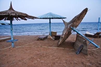 Sonnenschirme in Dahab, Sinai, Ägypten