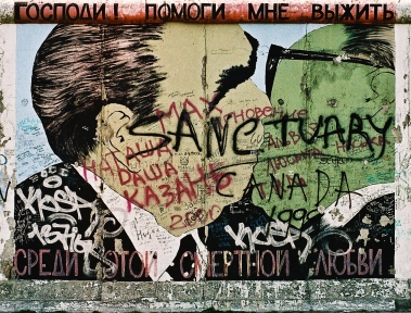 Der sozialistische Bruderkuss auf der Berliner Mauer