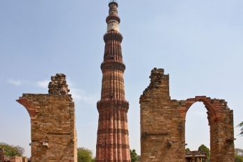 Qutb Minar, frühe Indoislamische Architektur um 1200