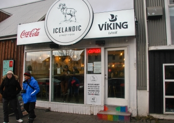 Imbiss mit traditionellen isländischen Gerichten, Reykjavik