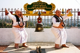 Tempelfiguren in der Shwedagon Pagode, Tachilek, Myanmar