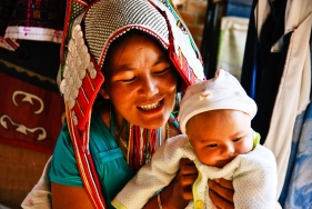  Padong Frau mit Kind, Myanmar