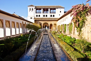  Wasserspiel im Generalife, Sommerpalast oberhalb Alhambra