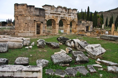 Nordtor in Hierapolis von Phrygia, Tuerkei