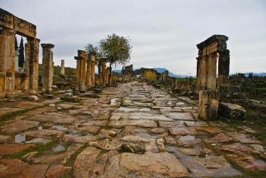 Hauptstrasse in Hierapolis, Tuerkei 