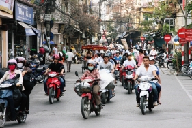 Mopedverkehr in Hanoi